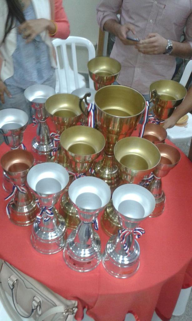 secdedep2015's tweet photo. En el transcurso del día de hoy se llevó a cabo la entrega de trofeos de los #JJUU2014 http://t.co/SlgYJZ0ey7