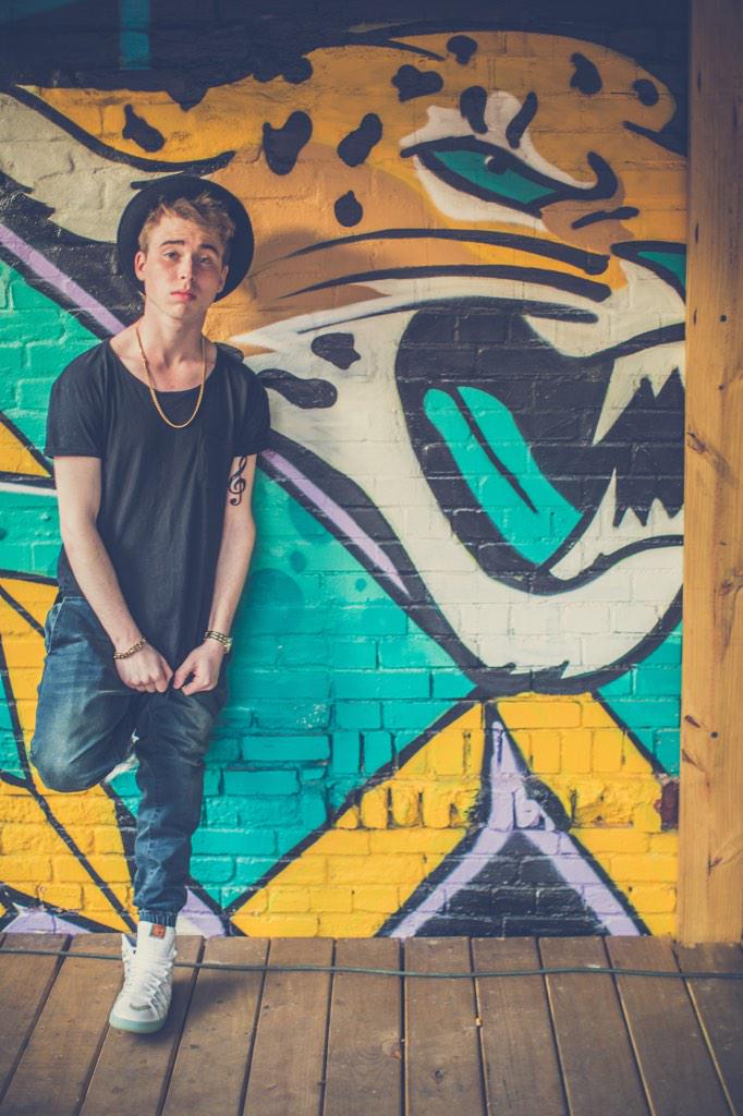 jacobthotsidesz's tweet photo. “@TheDylanHolland: 😏 http://t.co/KAEALwq5Yu”