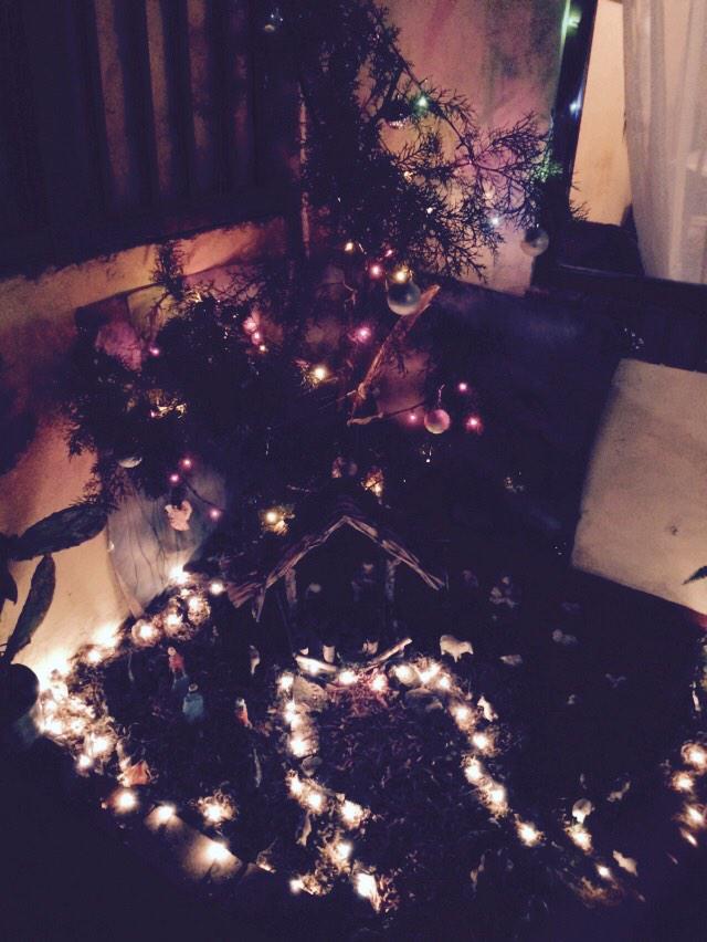 natthy031's tweet photo. Amo la Navidad!! 🎄🎅💝
Tradición Tica, #Portal, Nacimiento de Jesus! 🌌 http://t.co/EhC2lTuKVl