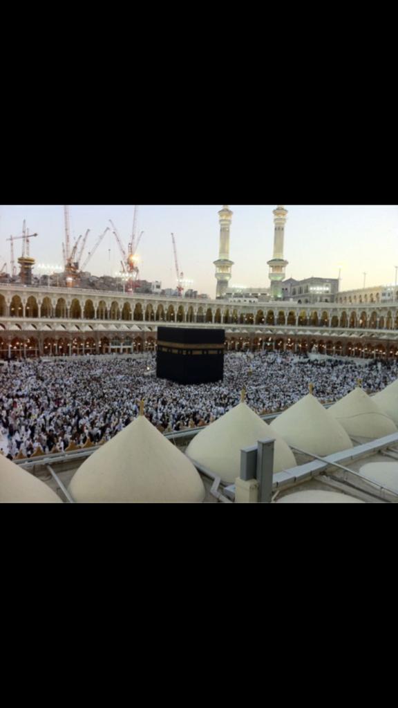rana18883's tweet photo. ياربْ اُرزقُني عُمرة أغسلُ بها هُمومي ؛
أخرُج بها من قوقعة الحُزن في داخلي ,
أنفُض بِها غُبار الذنوب عن قلبيْ ..
آمين http://t.co/hCy6uGIJ7e