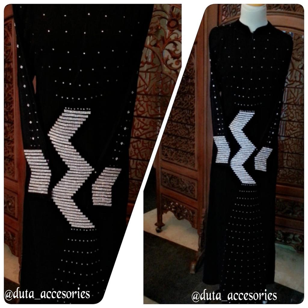phii_uphi's tweet photo. Abaya swarouski by @duta_accesories http://t.co/EcfNUz3ppe