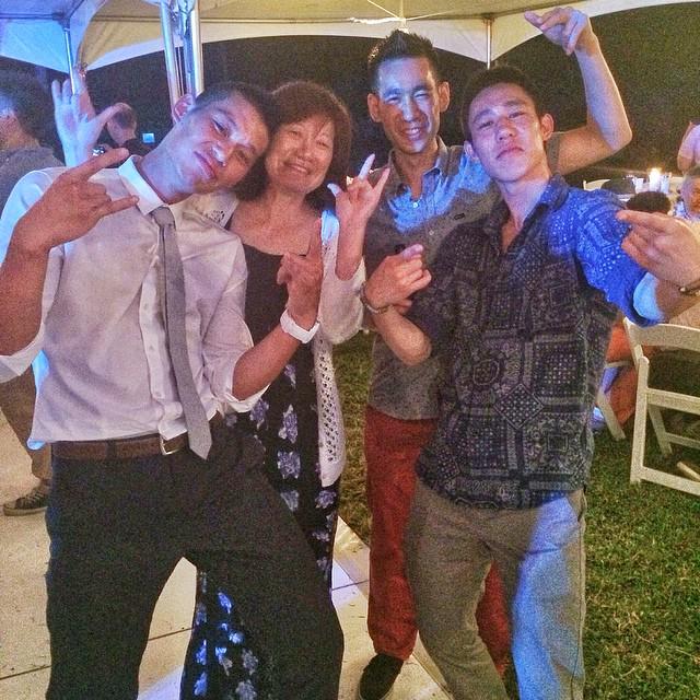 penny10654's tweet photo. @joe_linstagram:Getting our dance on w/the fam haha. Even the mom got out there w/us. #tbt #weddingfun #hawaii2014 http://t.co/xM5SunkO83