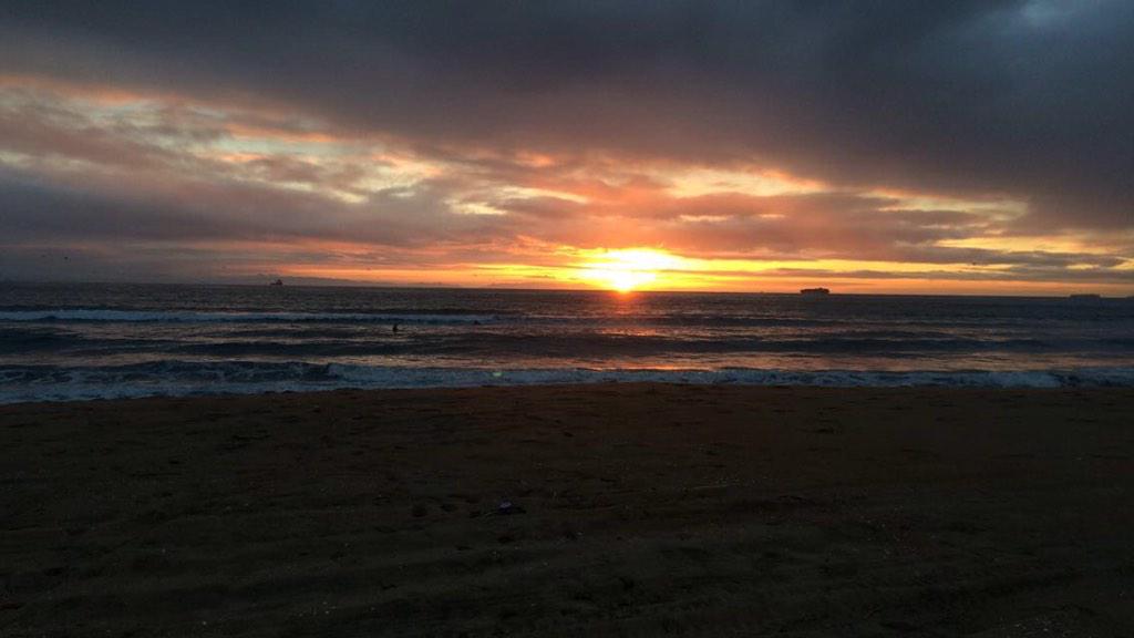 abby__masters's tweet photo. Watching sunsets with the best friend, life is good again http://t.co/kqYZlFuuuv