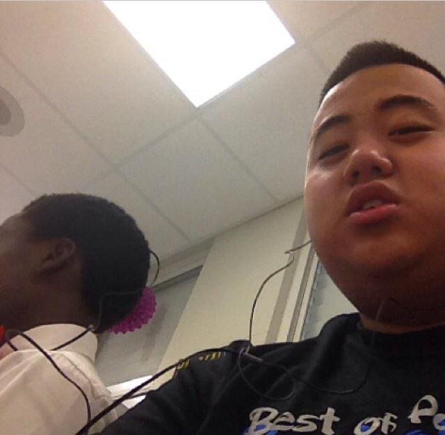 Nguyenfessions's tweet photo. Throwbikeeee to when I used to crank to this niggas thoughts in AP Chem #CrustyAssToesGetNoHoes http://t.co/emJoJyYM2W