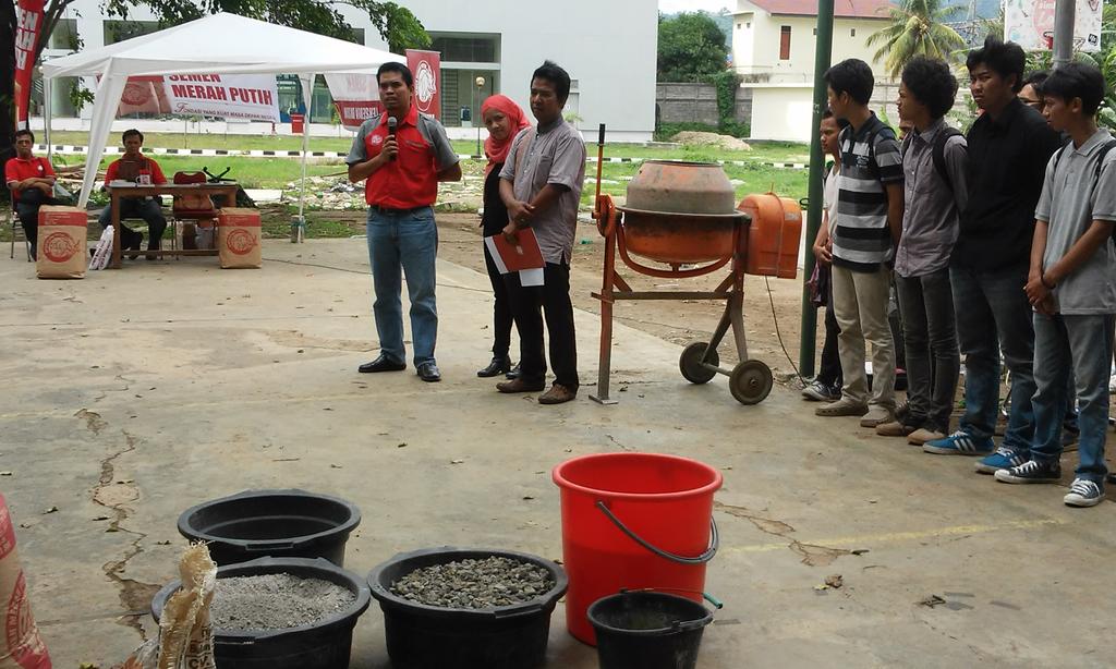 Cifest2014's tweet photo. Tim Juri Lomba Beton #CivilFestival2014 Bpk. alfian,Bpk. Zulmahdi Darwis dan Ibu Rindu http://t.co/CvkE46NnjB