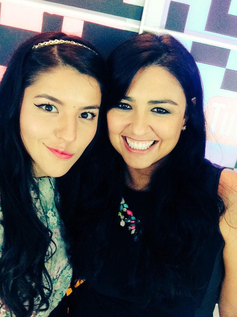 PPTeamLesslie's tweet photo. Te quiero mucho @linamcaceres 😘❤️ #wepartyconyoutube http://t.co/sUpHcMI6Al