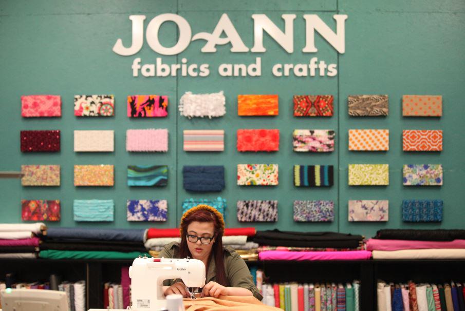 lizslmft's tweet photo. "@BrotherSews: Look at that determination! Love this pic @JoAnn_Stores. #PRThreads http://t.co/dQfmOasIaU" #ctyouth #creativity #talented