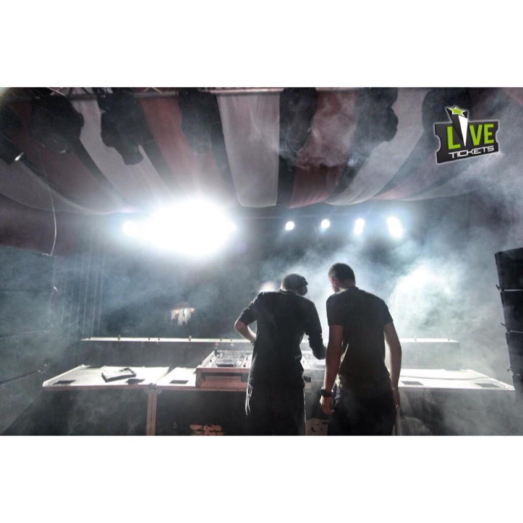 Infinity_VE's tweet image. Mañana es el gran día #BellagioChristmasFest  con la participación de nuestros 2 Djs #infinity @Deejaymanuelc @Vlezz_