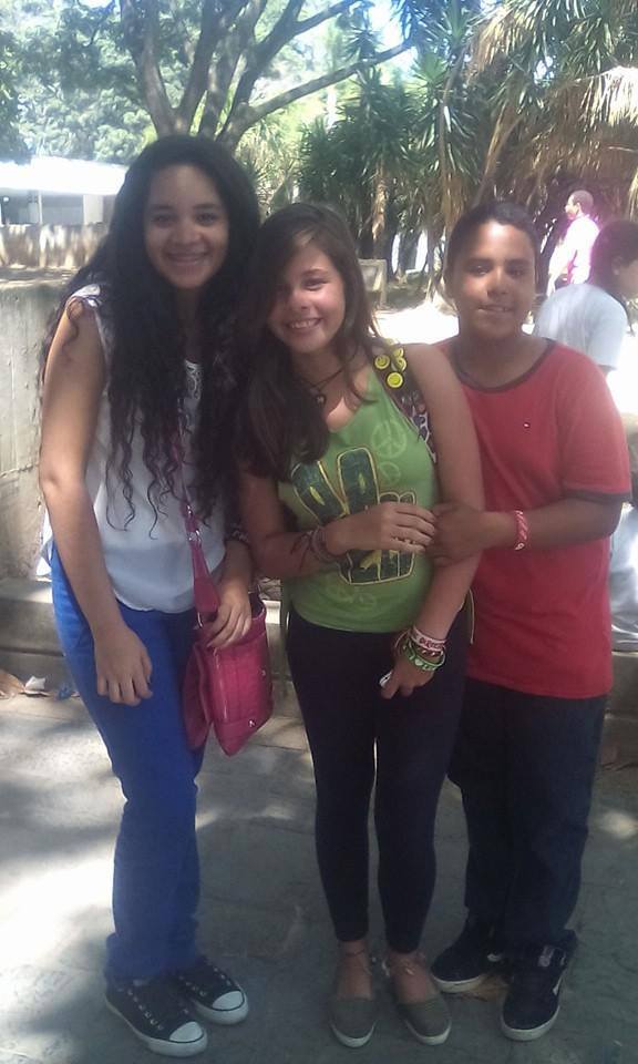 EnderObatala's tweet photo. Hija!..Esposa!.. And me!! <3 http://t.co/dlMXGOuxmh
