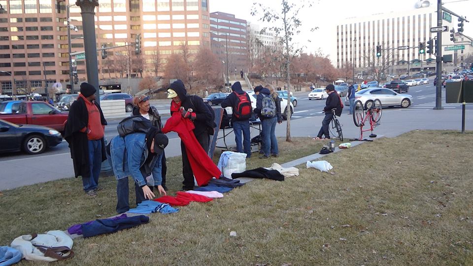 DarkRaven4135's tweet photo. Denver's #OpSafeWinter #OpSafeDenver #ANONXMAS #Opxmas http://t.co/o6jGXiMnXq