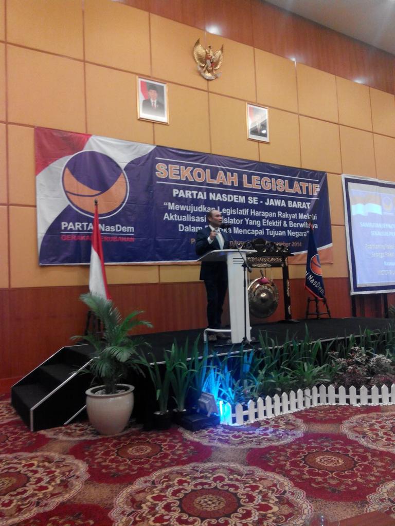 Pembukaan Sekolah Legislatif Jawa Barat oleh Ketua Fraksi DPR Rl, Viktor Bungtilu Laiskodat