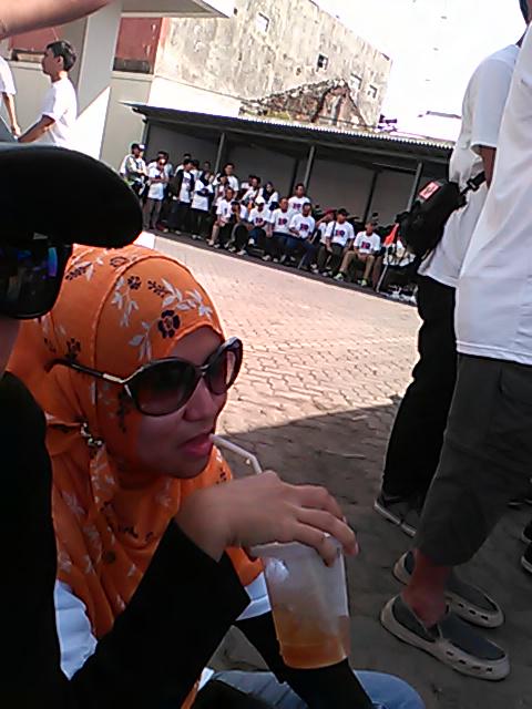 Menyatukan 2 keluarga
Itu gk semudah membalikan telapatj tangan