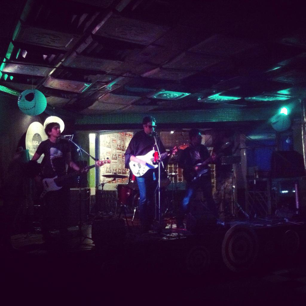 EscenaIndie's tweet photo. .@NANOOKBOGOTA en vivo en el #Stepshowcase de @Radio_DaLi en @AsiloBar http://t.co/Jc4hditwvp