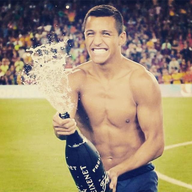 Felices 26 campeón gracias por tu talento,  mi idolo happy birthday simplemente un crack. 