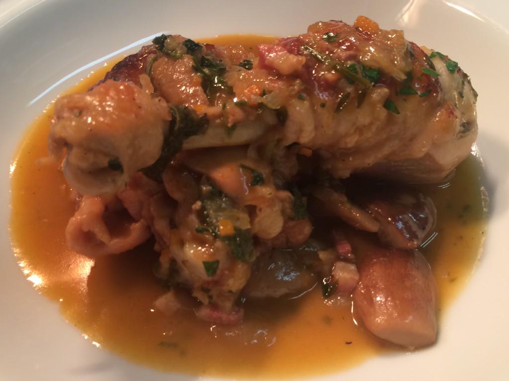 @JohnLethlean "Milking yard farm chicken" adesso pollo alla cacciatora . Ready now and all #xmas season. Grazie Bruce