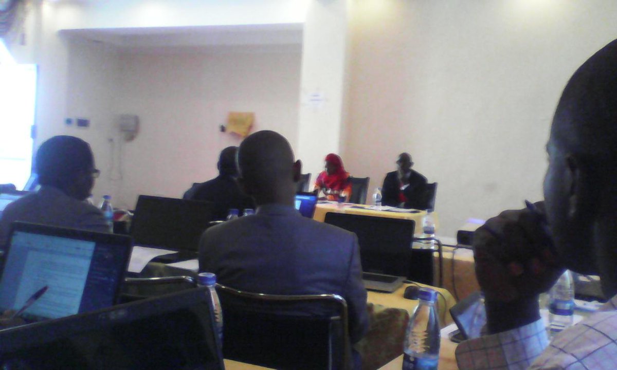 BurundiEAC's tweet photo. Allocution d'ouverture de l'atelier  Ex Mme Léontine Nzeyimana Ministre à l présidence chargée des affaires de la EAC http://t.co/rC8uJ9QeqX