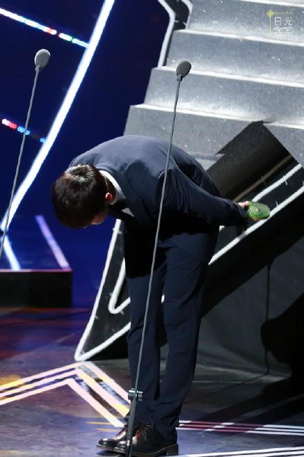 indyluhan's tweet photo. 《PIC》141206 LUHAN @ 2015 IQIYI Night llcr.日光含笑(3)
http://t.co/0EnyjF3SST
http://t.co/NXOLzjrtI8 http://t.co/1d0MRVj2Th