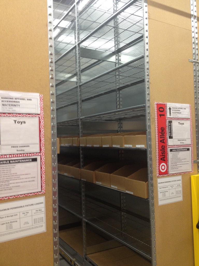 spaceace_2000's tweet photo. Toys full on the floor?✔️ Working toys out of the backroom?✔️Guests checking their lists twice?✔️✔️#MarketMallCalgary http://t.co/ZXLaEVzvsd