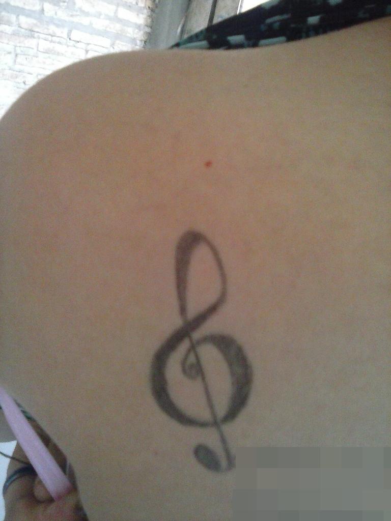 SanchezTeff's tweet photo. Graciasssss :3 #NatiTatuadora http://t.co/ZrvPOSUEaL
