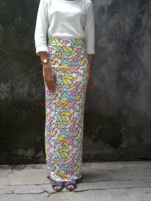 BuyArde's tweet photo. Abstrak Long Skirt - Kaos Tebal - Pinggang Karet - Rp 115.000 - Ready Stock. http://t.co/gEJxqpEUON