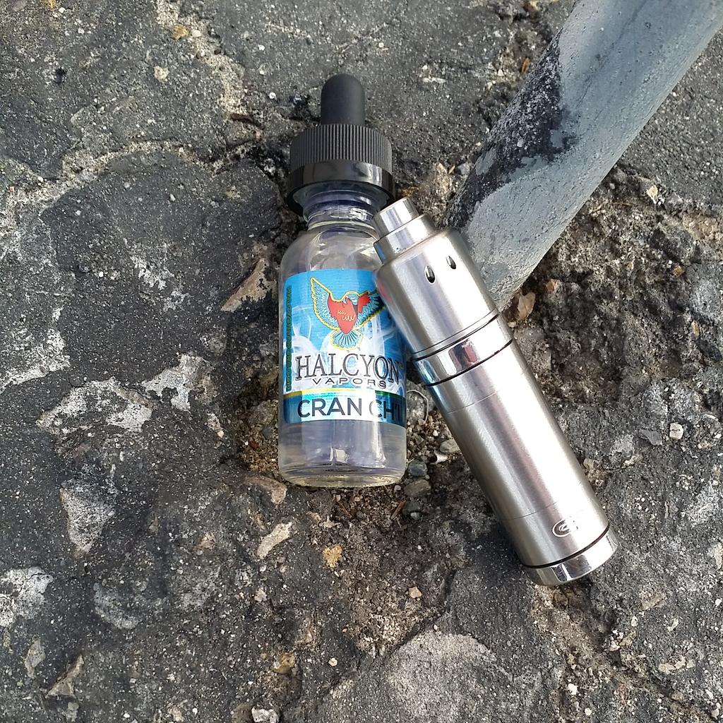 HalcyonVapors's tweet photo. #CranChi × #PapsX × #SOV5k Incognito #vape :)
#vapeporn #vapelife #calivapers #ecig #ecigs #vapecommunity #vapemail http://t.co/pfLnPWD7Di