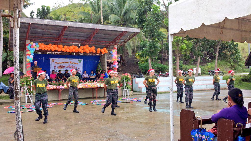 EndozoLean's tweet photo. Gusok presentation during 3rd Coy "PAMASKONG HANDOG 2014" @pro7official  @RDPRO7  @rpcrd7pnp  @RPSB7  @batcomrpsb7 http://t.co/LEf2oKW4tr