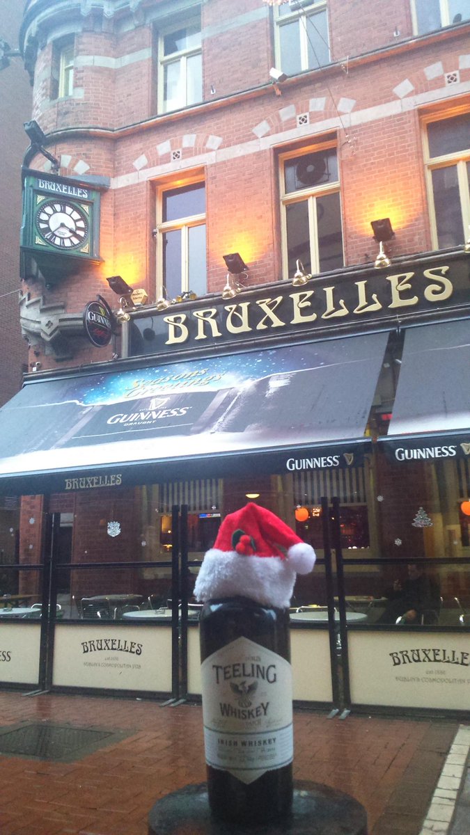 TeelingWhiskey's tweet photo. On this Fri before Christmas why not pop into @BruxellesBars for a tipple of Teeling?? #TwelvePubsofTeeling http://t.co/L65BP6458e