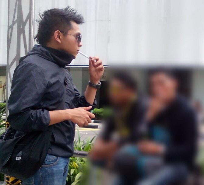 BenShisha's tweet photo. Happy birthday boss kami @SyairulSyazwin aka founder #BenShisha. Moga cepat kahwin boss ๐ http://t.co/k9Xyzw6ktM