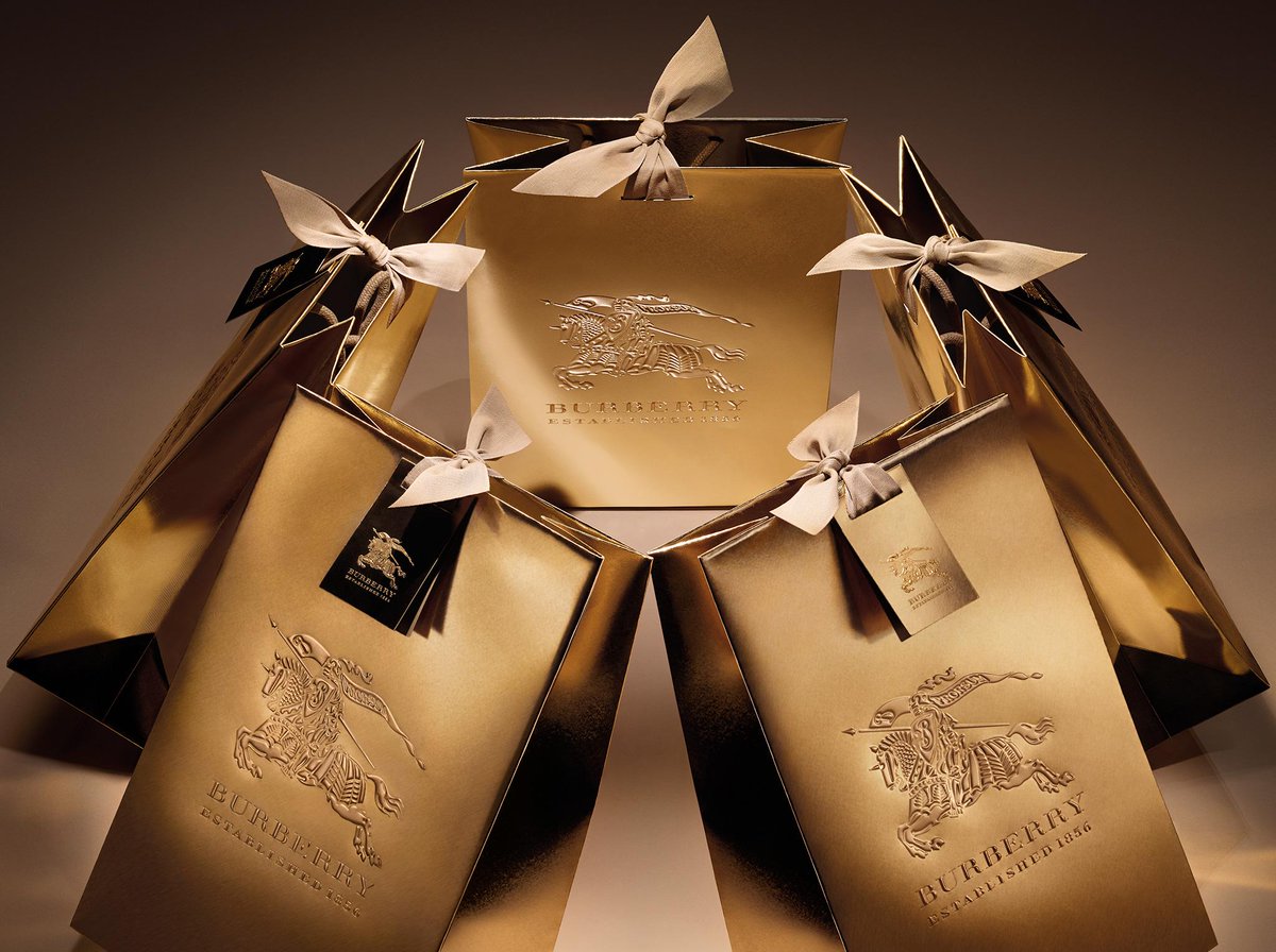 Festive gold packaging - discover the complimentary @burberry gift ...
