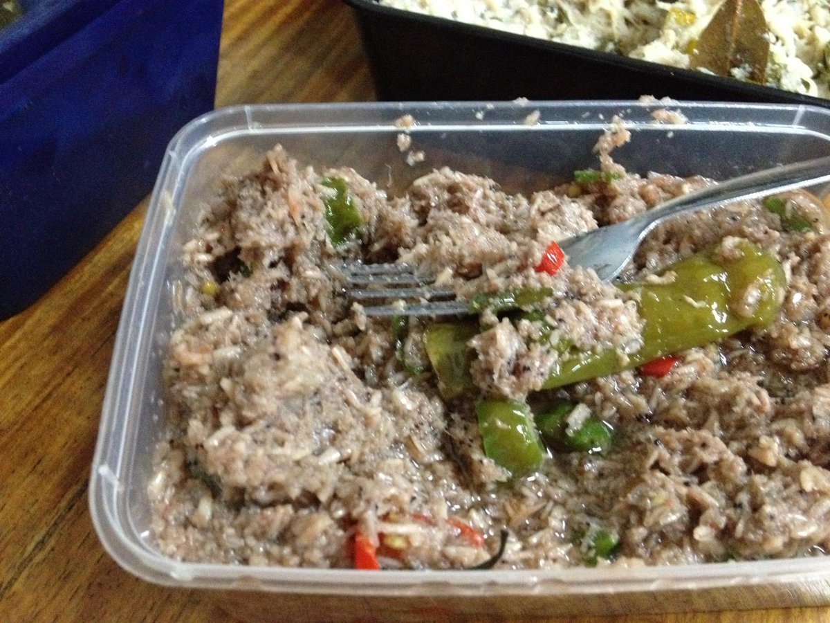 xavierolinsj's tweet photo. more #riceplease
#BikolExpress #sili #spicy #sarap #pinoyfood http://t.co/fvRmMwEMgb