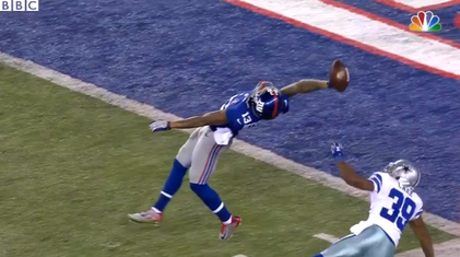 BBCSport's tweet image. How did he keep hold of that?! Watch Odell Beckham Jr's incredible catch bbc.in/1z2wdVV