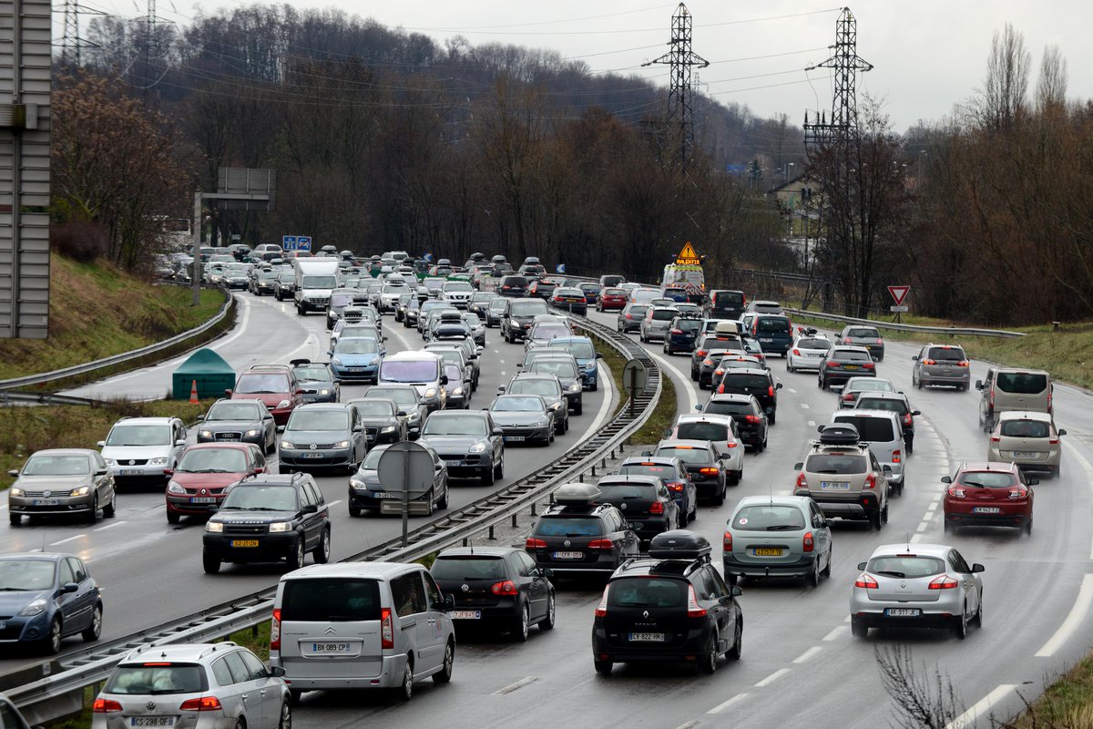 RTLFrance's tweet image. Départs en vacances : des perturbations dès ce vendredi soir sur les routes &amp;gt; bit.ly/1AzFg2L