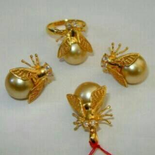 Ely_Colection's tweet photo. jum"at berkah yang suka koleksi Mutiara silahkan PIN : 7D739949 / 081279404050 http://t.co/GQL0GwL2kk