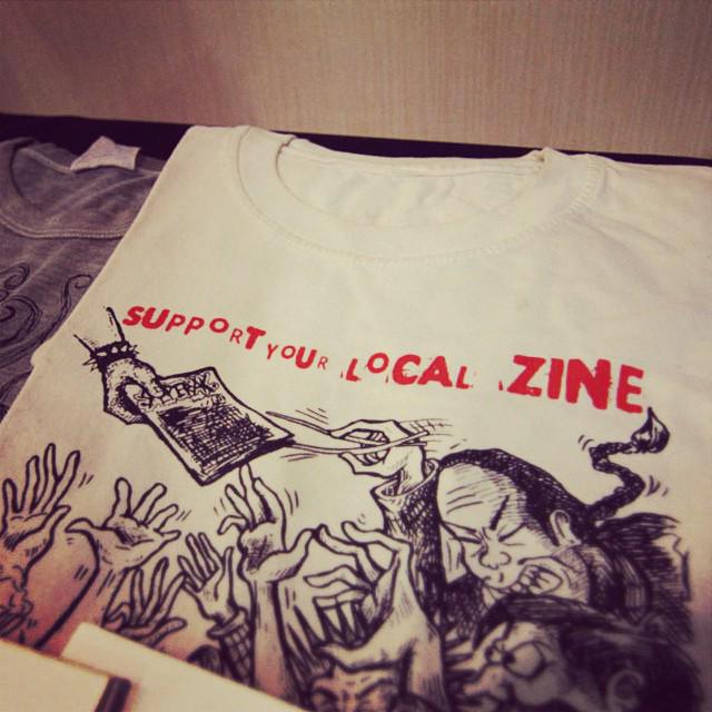 foto2 pas <a href="/ngomonginzine/">ngomonginzine</a> 30 November 2014, silakan cek instagram <a href="/KopiKeliling/">Kopi Keliling</a> instagram.com/kopikeliling/ 😎 <a href="/Vanka_JKT48/">KakThalia</a>