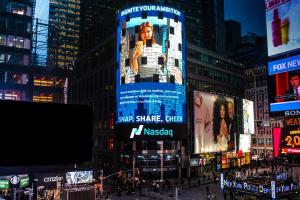 SannaEdler's tweet photo. Join #Nasdaq and #IgniteYourAmbition for 2015. Your photo could light up the Nasdaq Tower! http://t.co/6qq13odUWu http://t.co/XYglF48e2l