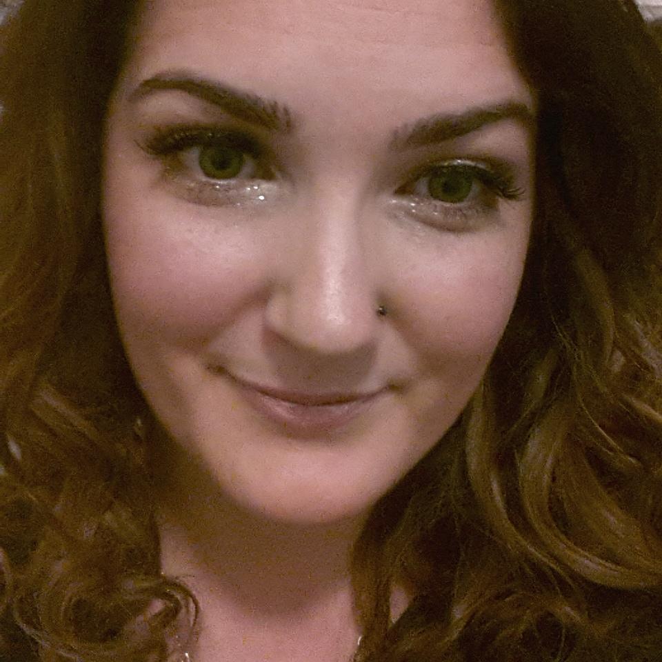 bohoblackrose's tweet photo. Glittery Christmas make up using nyx glitter jumbo pencil in gold @NyxCosmetics http://t.co/8oC7HuF7Ir
