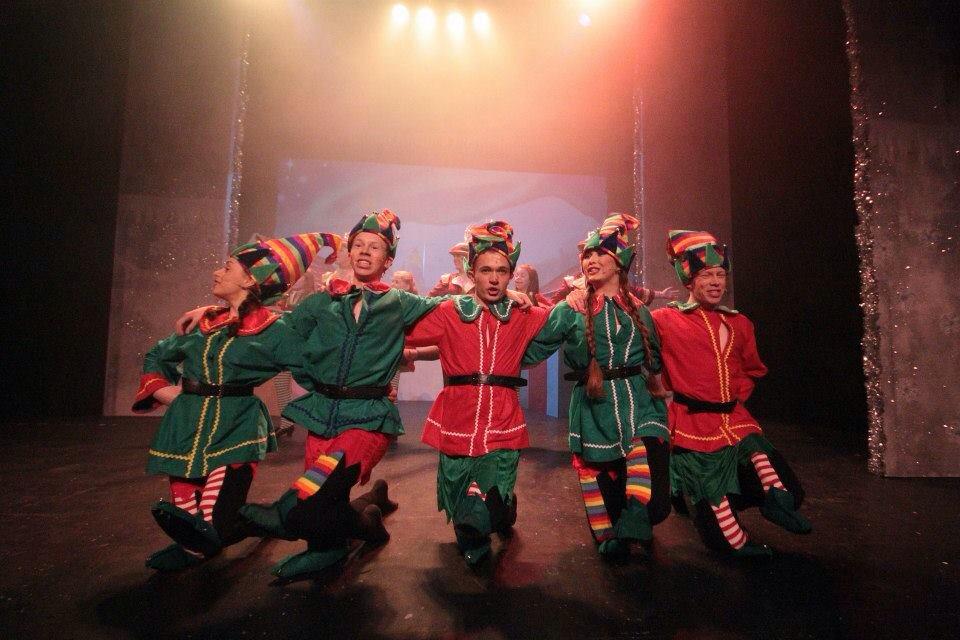 cmas_cracker's tweet photo. We open tonight! Join us for some festive fun @royalhippodrome http://t.co/tx02ANz5eX