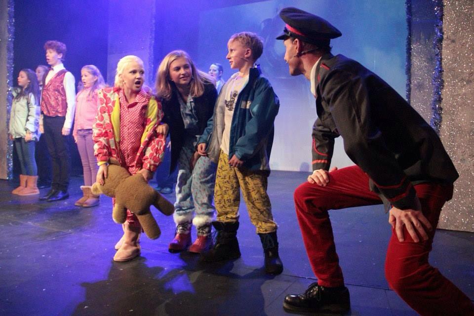 cmas_cracker's tweet photo. We open tonight! Join us for some festive fun @royalhippodrome http://t.co/tx02ANz5eX