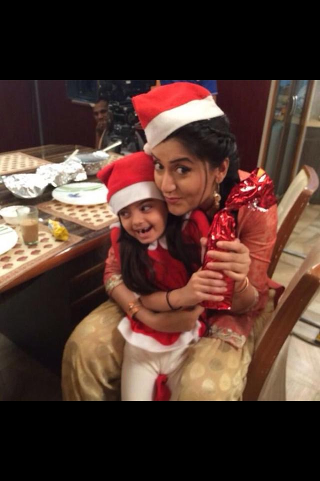 zunairaijaz2's tweet photo. #ruhi with #ishimaa #edi #chachu #simii @AlyGoni secret Santa !! Cute #yhm http://t.co/UXAPPtvATP