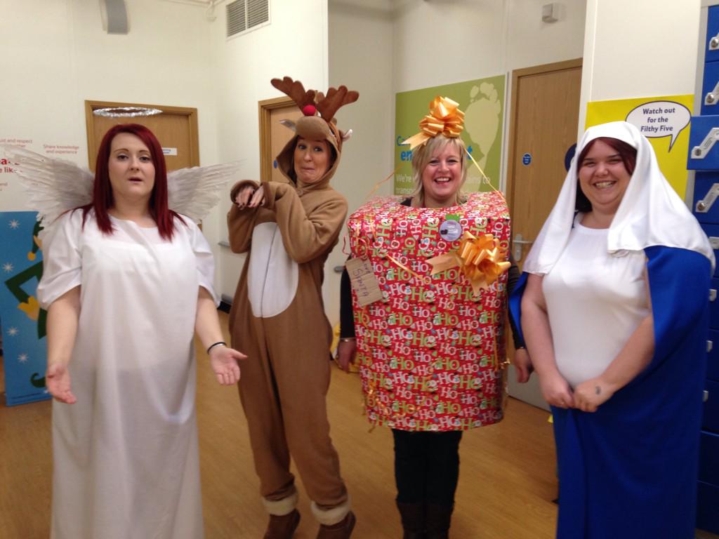 delieubear's tweet photo. Spreading some Christmas joy in Southam! ❤️🎄 http://t.co/nuil1rHdw1