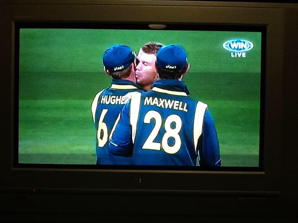 dir_varshani13's tweet photo. #63notout #Philliphughes @davidwarner31 miss u  http://t.co/XdJTl6TXG2
