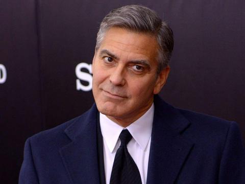 PIratage de Sony: L'énorme colère de George Clooney contre les autres stars et la presse dlvr.it/7sdfbT