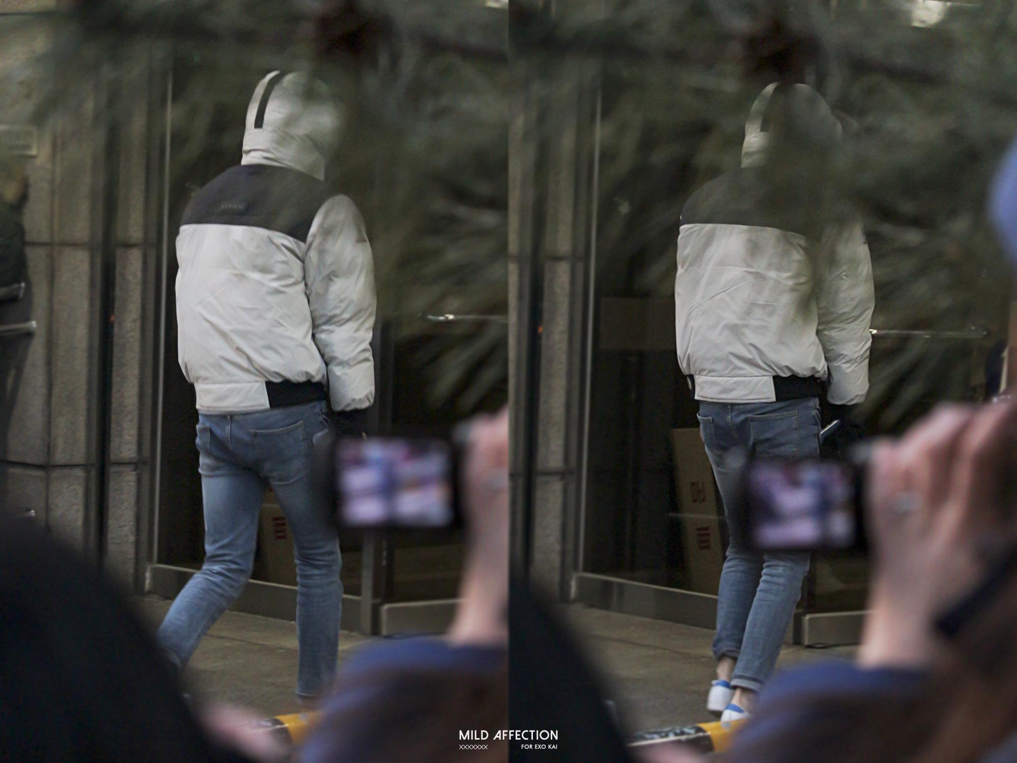 B5NwsfYCcAAm1WV.jpg:large