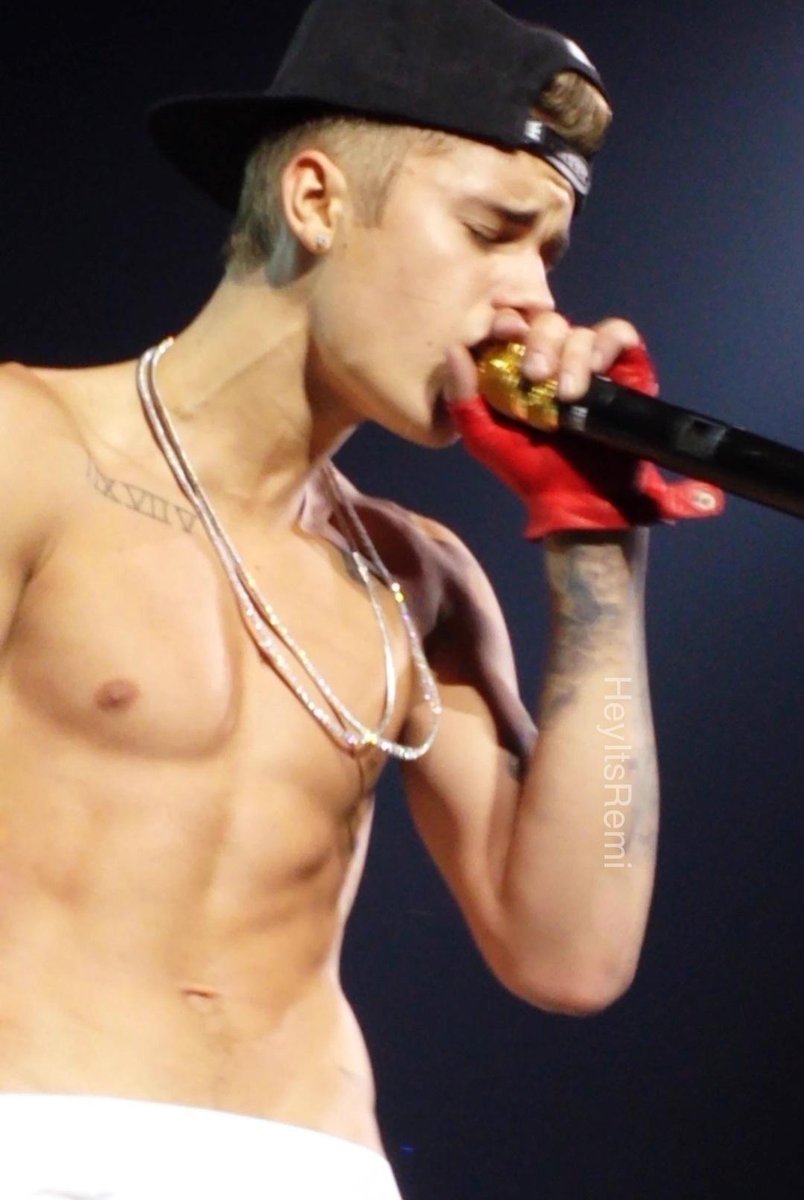 damn #HollywoodMusicAwards Justin Bieber