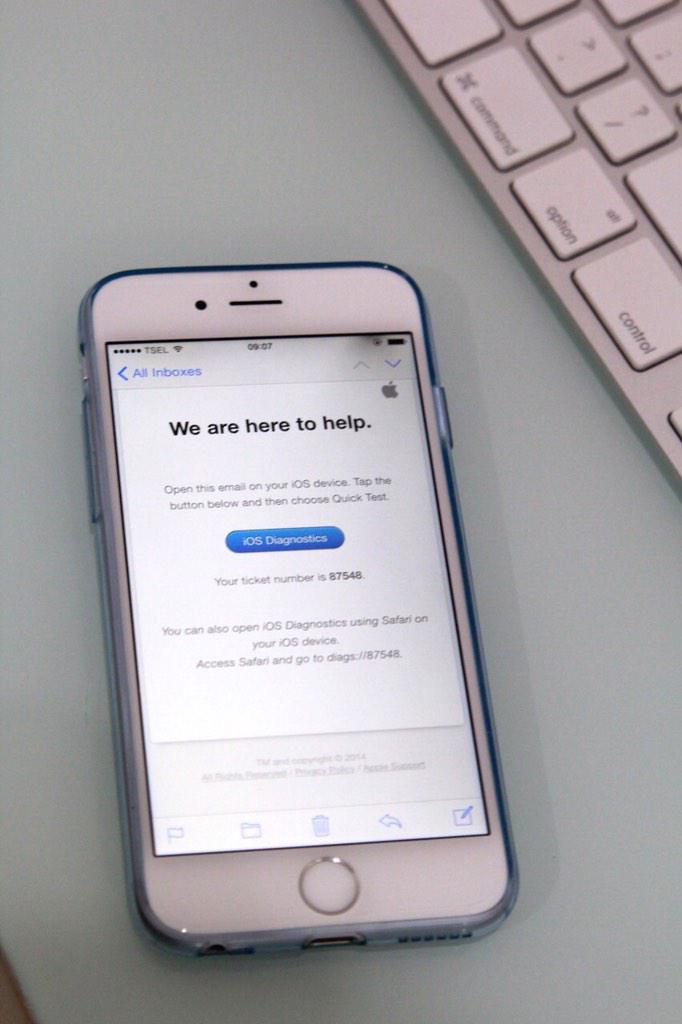 heryien's tweet image. Dissappointed. Dark spot showup after just using this #iPhone6 for two weeks. Very bad apple... Very bad. #screengate