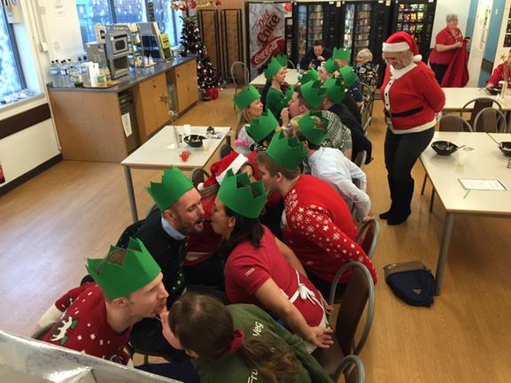 <a href="/JackieGrimley/">Jac</a> <a href="/marshacan25/">Marsha Frost</a> <a href="/Denbroady/">Denise Broadstock</a> 2 min lipstick challenge!!