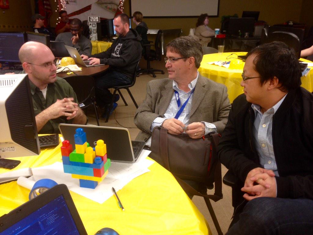 Bill_Dabney's tweet image. @FNC_inc developers learn from one of the masters: co-founder &amp;amp; tech guru @johndjohnsonusu (center). #FNCForge