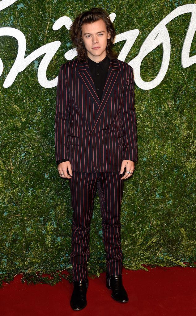 EOnlineUK's tweet photo. Finally… he’s got great hair, a great voice and a great wardrobe. RT to give Harry Styles the #KingOf2014 crown http://t.co/RfXfBcvBDd