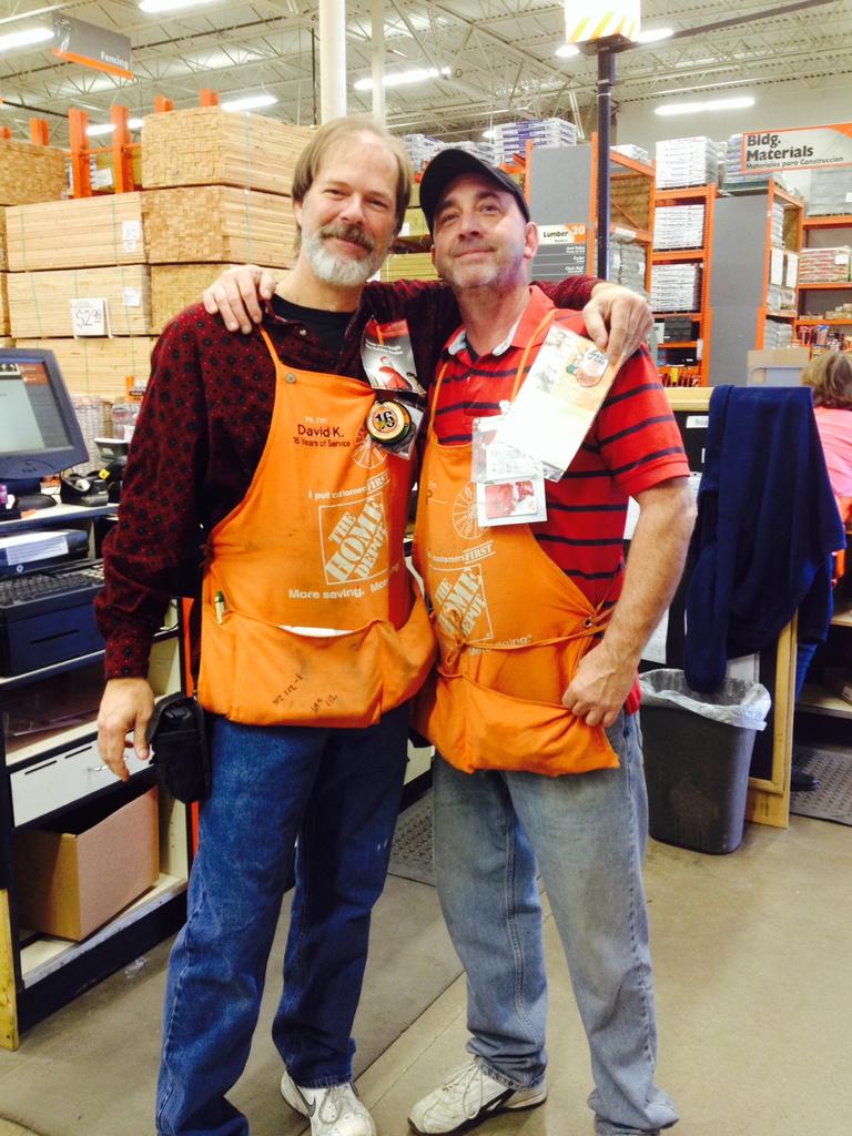 THD6520's tweet photo. JP getting a Homer for his outstanding cust serv!! @Ana_A_Duran @SHowardO @13wesmoss @keatontaylorasm http://t.co/kwg5Ygr1zh