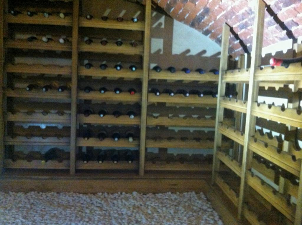 NBenintendi's tweet photo. Création d'une nouvelle cave à vins. http://t.co/n9f7LdSy60